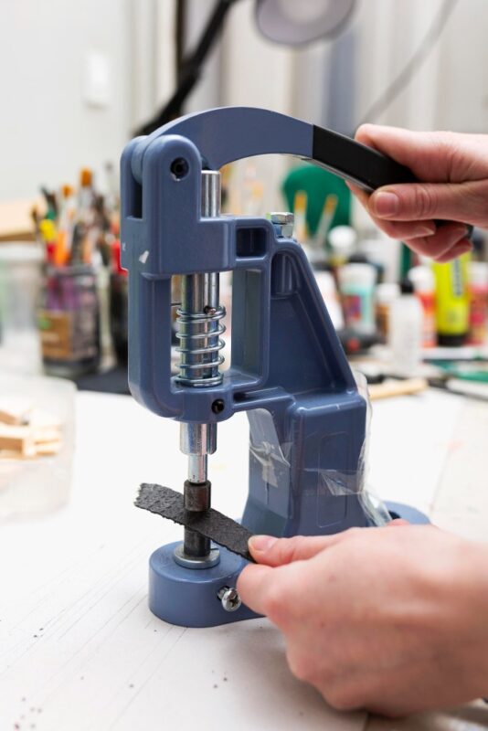 A Buttonhole Machine